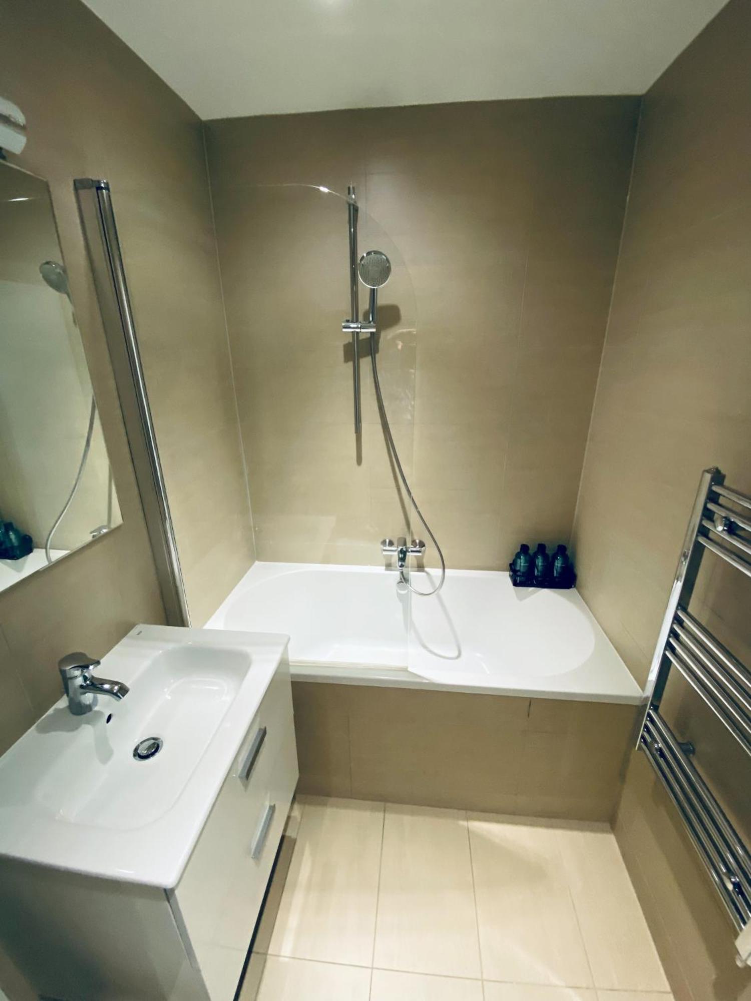 לונדון 2 Bedroom Flat - 2 Bath - 15 Min Camden Town מראה חיצוני תמונה
