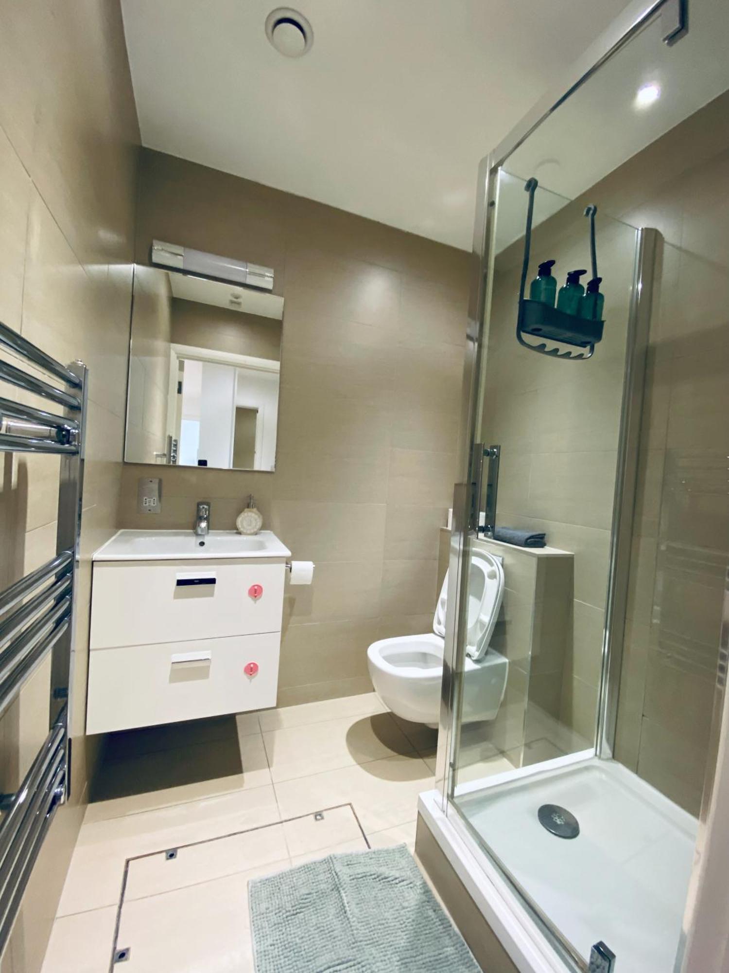 לונדון 2 Bedroom Flat - 2 Bath - 15 Min Camden Town מראה חיצוני תמונה